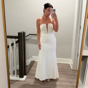 Chic Strapless White Gown